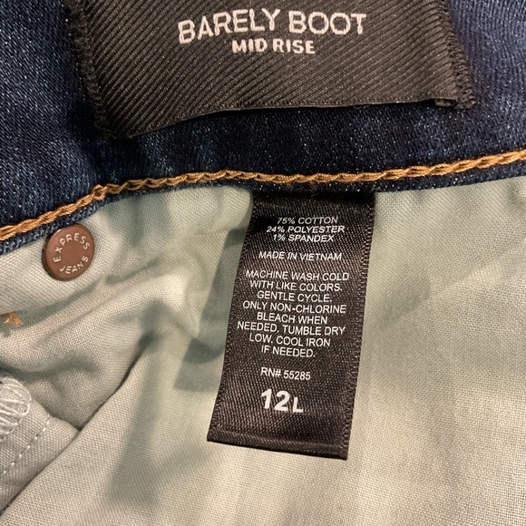 Express Women's Dark Wash Barely Boot Mid-Rise Jeans - Picture 7 of 8